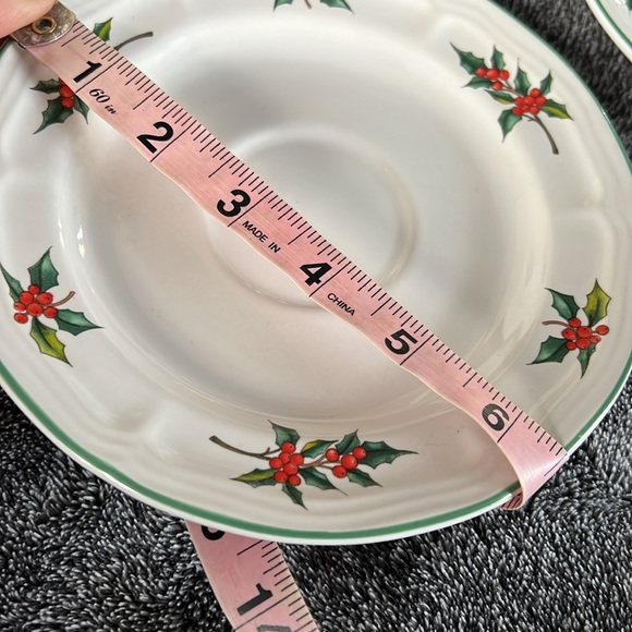 SET OF TWO (2) CERAMIC SAUCERS HOLLY BERRY TABLETOPS UNLIMITED,  VINTAGE 80’S - Picture 8 of 8